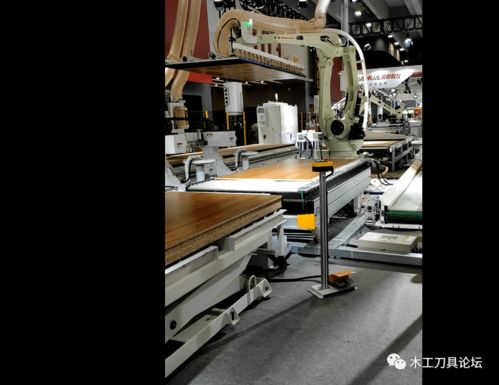 智造未來(lái) 探秘現(xiàn)代家具木門(mén)全自動(dòng)智能生產(chǎn)線